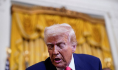 Trump met à exécution sa menace d'alourdir les droits de douane visant la Chine