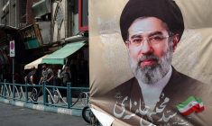 Affiche du guide suprême iranien Mojtaba Khamenei à Téhéran, en Iran, le 24 avril 2026. ( AFP / - )