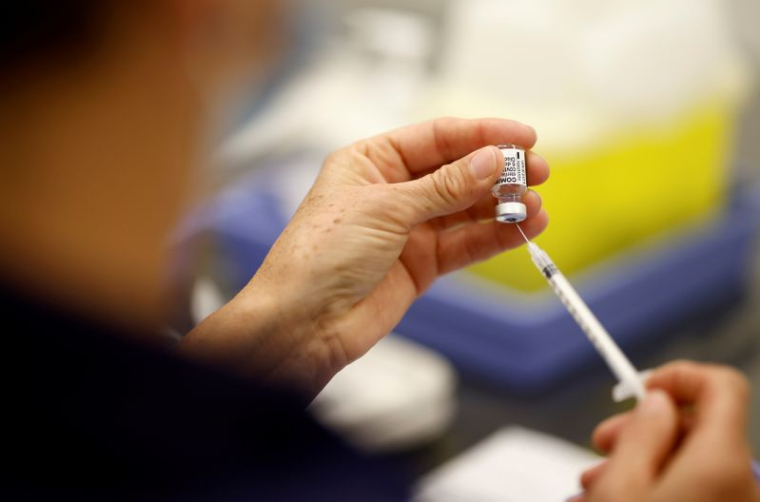 EN FRANCE, 50% DE LA POPULATION A REÇU UNE PREMIÈRE INJECTION DE VACCIN CONTRE LE COVID-19