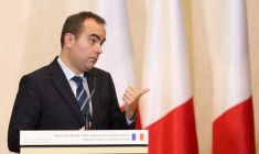 Le ministre français de la défense, Sébastien Lecornu, en visite en Arménie