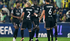 Les joueurs lyonnais à l'issue de leur match nul 1-1 contre Fenerbahçe en barrage aller de la Ligue des champions à Istanbul, le 18 août 2026  ( AFP / YASIN AKGUL )