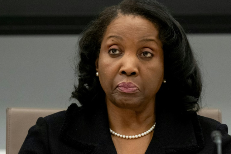La gouverneure de la banque centrale des Etats-Unis (Fed), Lisa Cook, le 25 juin 2025 à Washington ( AFP / SAUL LOEB )
