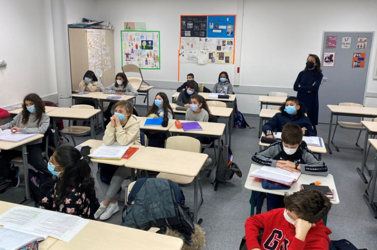 CORONAVIRUS: BLANQUER PRÉCISE L'ALLÈGEMENT DU PROTOCOLE À L'ÉCOLE À LA RENTRÉE