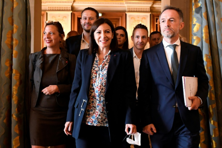 Anne Hidalgo et son premier adjoint Emmanuel Grégoire à l'Hôtel de ville, le 3 juillet 2020 ( AFP / Bertrand GUAY )