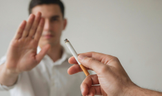 La proportion de fumeurs quotidiens a été divisée par dix chez les collégiens. (crédit: Adobe Stock)