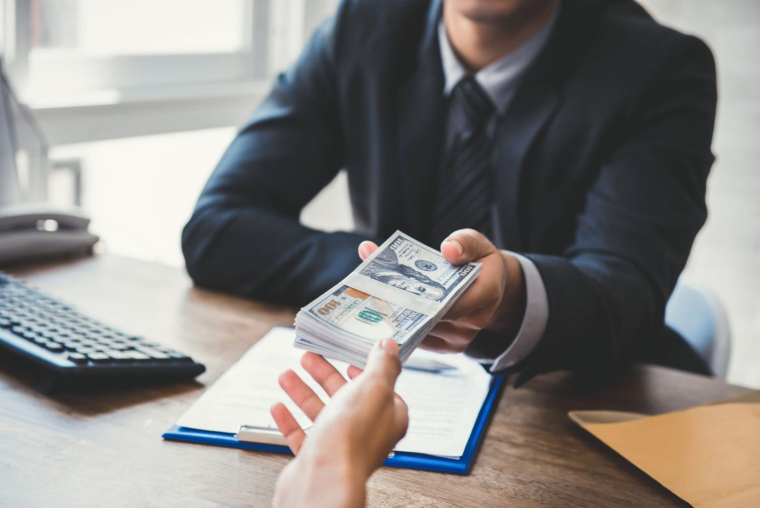 Les obligations gagnent en popularité en raison de l’instabilité mondiale et de l’inflation. ( crédit photo : Shutterstock )