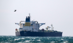 Le pétrolier Deyna immobilisé le 25 mars 2026 au large de Martigues ( AFP / MIGUEL MEDINA )