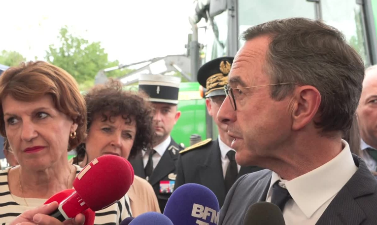 "Chacun doit pouvoir assumer sa différence politique", dit Retailleau