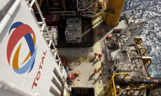 Le titre du pétrolier perd 22% sur un an. (© Total)