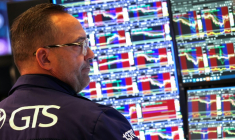 Un opérateur à la Bourse de New York, le 13 octobre 2025 ( AFP / TIMOTHY A. CLARY )