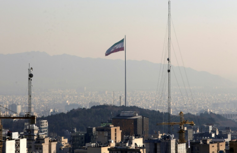 Le drapeau iranien à Téhéran, le 7 janvier 2023 ( AFP / ATTA KENARE )