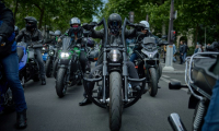 Des motards manifestent à Paris contre les zones à faibles émissions (ZFE), le 17 mai 2025 ( AFP / Kiran RIDLEY )