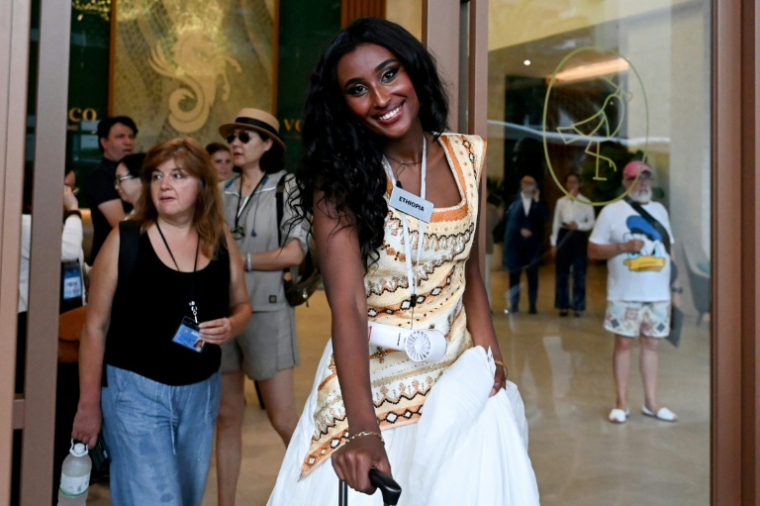 Miss Ethiopie Ruth Yirgalem Weldesilasie se rend à une répétition du concours Miss Monde à Nha Trang,le 4 septembre 2026 au Vietnam ( AFP / Nhac NGUYEN )