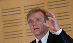 STEINHOFF OFFRE UN MILLIARD DE DOLLARS POUR CLORE TOUTES LES POURSUITES