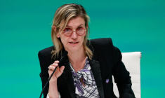 La ministre française de la Transition énergétique Agnès Pannier-Runacher s'exprime lors d'une conférence de presse pendant la COP28