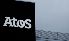 Le logo d'Atos est visible sur un bâtiment de l'entreprise, à Nantes