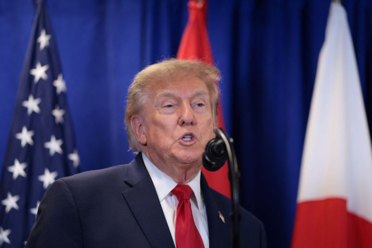 Le président américain Trump signe un accord sur la sécurité du Groenland lors de la 81e Assemblée générale des Nations unies (AGNU), à New York