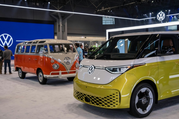 Le constructeur automobile Volkswagen a repris l'expédition de son minibus électrique ID. Buzz vers les États-Unis, après une suspension provisoire liée à un rappel technique ( GETTY IMAGES NORTH AMERICA / Adam Gray )