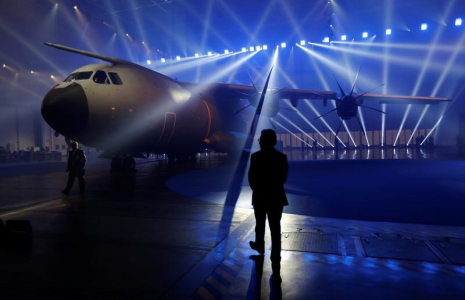 AIRBUS DEMANDE UNE REUNION EUROPEENNE SUR L'A400M