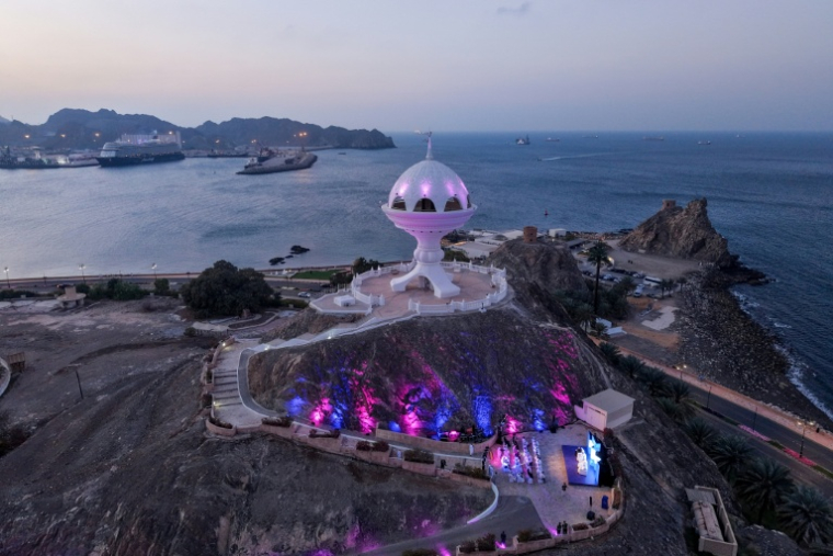 Vue aérienne de la corniche de Mascate, capitale du sultanat d'Oman, le 4 février 2026 ( AFP / Haitham AL-SHUKAIRI )
