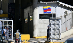 L'entrée de l'Hélicoïde, un bâtiment de bureaux et prison utilisé par les services de renseignement du Venezuela, à Caracas, le 9 janvier 2026 ( AFP / Juan BARRETO )