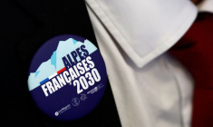 Un badge avec le logo "Alpes françaises 2030"
