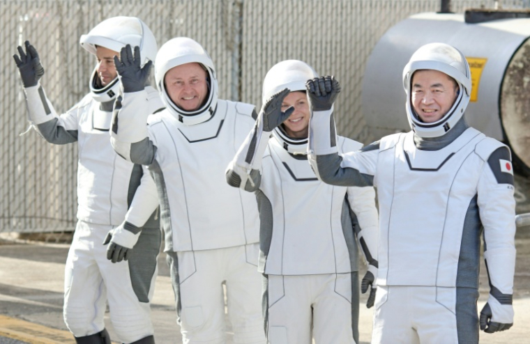 Les membres de l'équipage de la mission Crew-11 à leur départ de Cape Canaveral, en Floride, le 1er août 2025 ( AFP / Gregg Newton )