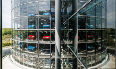 ( AFP / JENS SCHLUETER )