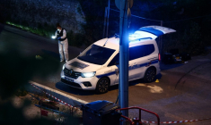 Sur les lieux où un automobiliste de 26 ans a été abattu par un policier municipal lors d'un contrôle routier, à Marseille, le 23 avril 2026 ( AFP / Thibaud MORITZ )