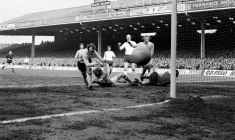 Terry Hennessey, ancien capitaine de Nottingham, est décédé