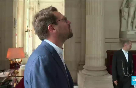 Législatives : les nouveaux députés découvrent l’Assemblée nationale