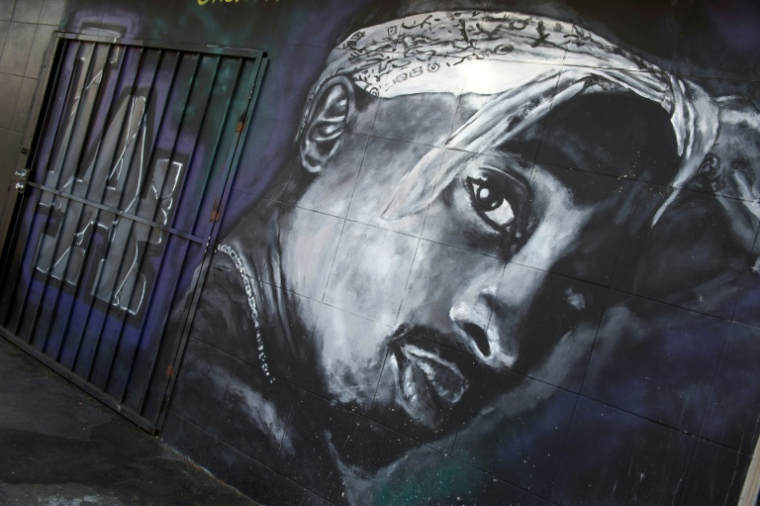 Une fresque dédiée à la mémoire de Tupac Shakur, à Los Angeles, le 26 mai 2016 ( AFP / VALERIE MACON )