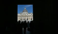 La place Saint-Pierre au Vatican le 25 mai 2026 ( AFP / Alberto PIZZOLI )
