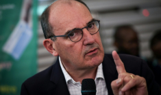 Le président de la Régie Autonome des Transports Parisiens Jean Castex à la station Porte Maillot à Paris le 19 juillet 2025 ( AFP / Behrouz MEHRI )