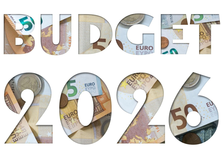 Le budget 2026 prévoit des économies de 44 milliards d’euros, avec des mesures impactant l’épargne et le patrimoine des ménages pour réduire le déficit public. (Crédit photo:  Shutterstock)