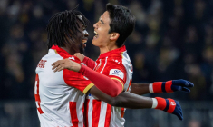 Qui peut s'asseoir à la table de l'Étoile rouge et dire : « J'ai une meilleur série à domicile que toi » ?