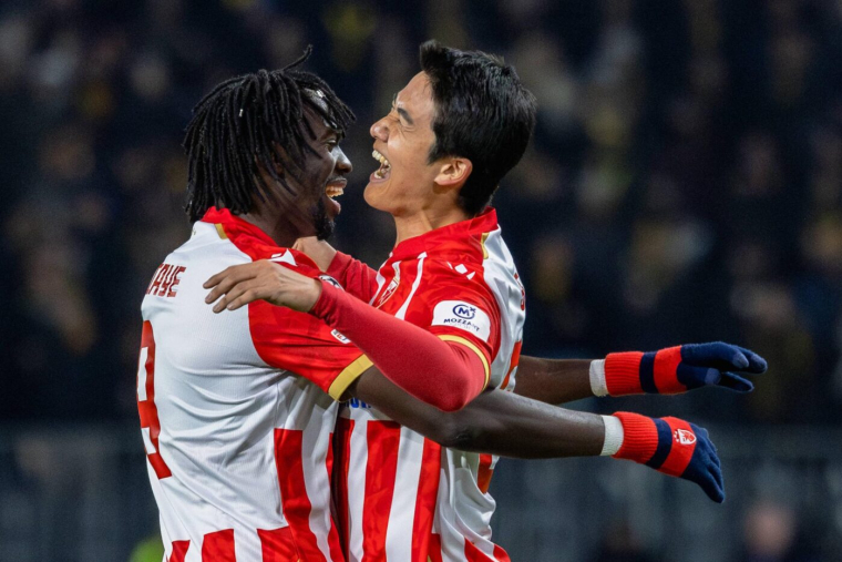 Qui peut s'asseoir à la table de l'Étoile rouge et dire : « J'ai une meilleur série à domicile que toi » ?