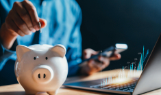 (Crédits photo : Adobe Stock - mobilité bancaire et économies)