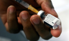 CORONAVIRUS: L'ACADÉMIE DE MÉDECINE CRITIQUE LA LENTEUR DE LA VACCINATION