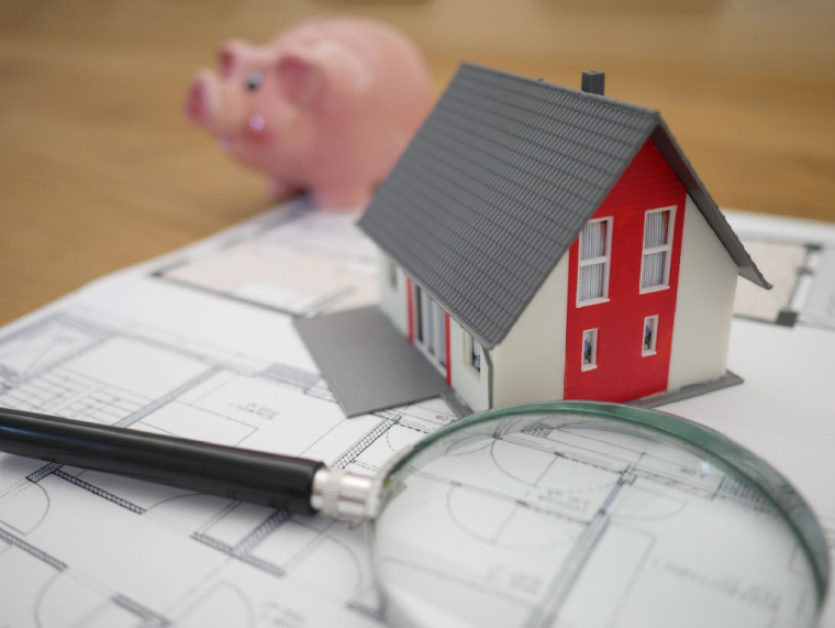 Si l’activité immobilière a été sévèrement impactée par le confinement, il n’en a rien été des prix et des taux de crédit. (Crédits photo : Unsplash - Tierra Mallorca )