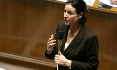La secrétaire d'État chargée du handicap, Charlotte Parmentier-Lecocq, à l'Assemblée nationale, à Paris, le 2 décembre 2025 ( AFP / Thomas SAMSON )