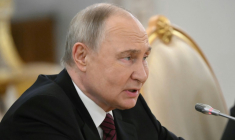 Le président russe Vladimir Poutine, le 10 mai 2025 à Moscou ( AFP / Angelos Tzortzinis )