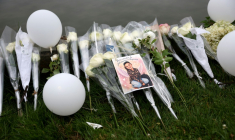 Des fleurs et des ballons en mémoire de Lyhanna, à Saint-Jean d'Angely, le 9 juin 2026 ( AFP / ROMAIN PERROCHEAU )