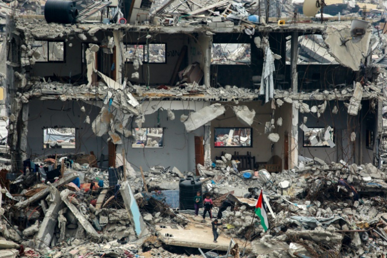 Un bâtiment dévasté par des frappes israéliennes, dans le camp palestinien de Jabaliya, dans la bande de Gaza, le 8 avril 2025 ( AFP / Bashar TALEB )