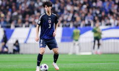 Un crack japonais de 20 ans rejoint Tottenham