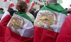 “Make Iran Great Again”, appellent des manifestants pro-Pahlavi à Paris