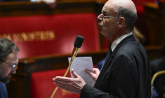 Eric Lombard, le 12 mars 2025, à Paris ( AFP / JULIEN DE ROSA )