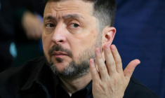 Le président ukrainien Volodymyr Zelensky à Erevan, le 4 mai 2026 en Arménie ( AFP / Ludovic MARIN )