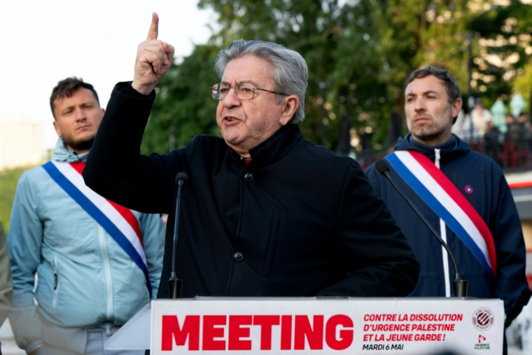 Le chef de file de La France Insoumise ((LFI), Jean-Luc Mélenchon, lors d'une manifestation contre la décision du ministre de l'Intérieur de dissoudre le groupe antifasciste "Jeune Garde" et le collectif "Urgence Palestine", le 6 mai 2025 à Paris ( AFP / LEO VIGNAL )