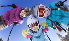 Les stations de ski multiplient les initiatives pour attirer les amateurs le week-end. crédit photo : Getty images